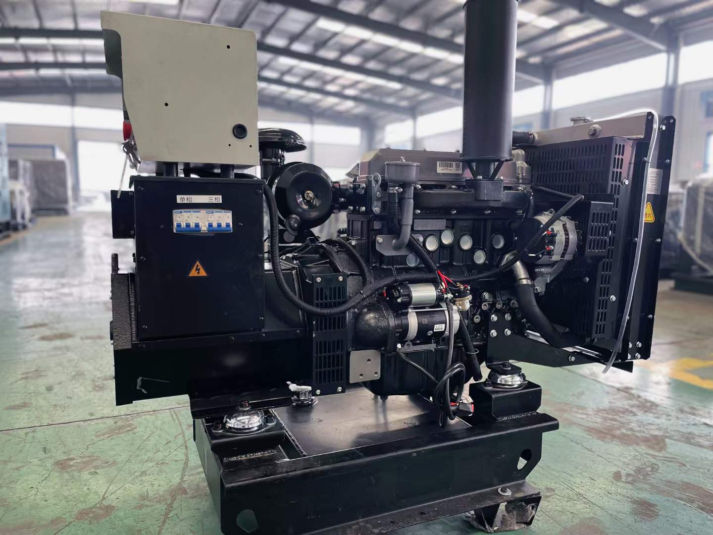 斗门如何降低电感性负载对发电机的影响？