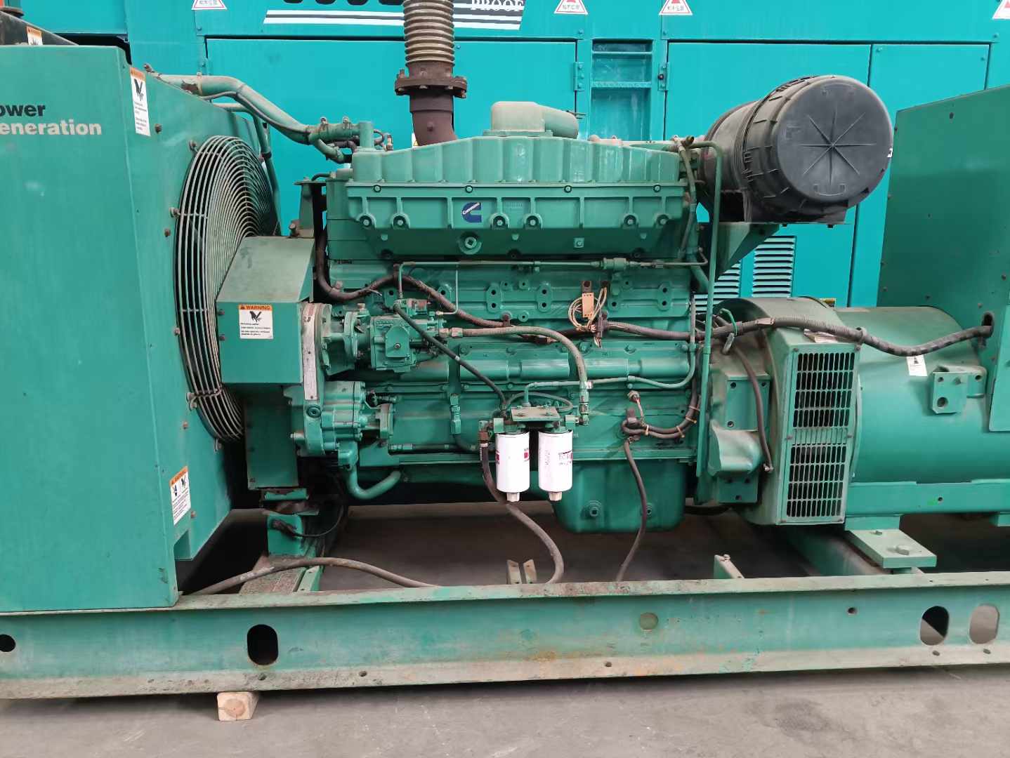 斗门过载会对 600kW 柴油发电机组造成哪些损害？